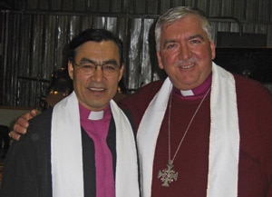 Bishop David Ashdown (r) with Bishop Andrew Atagotaaluk, diocese of the Arctic, at the fall 2005 Council of the North meeting. FIONA BROWNLEE, DIOCESE OF KEEWATIN