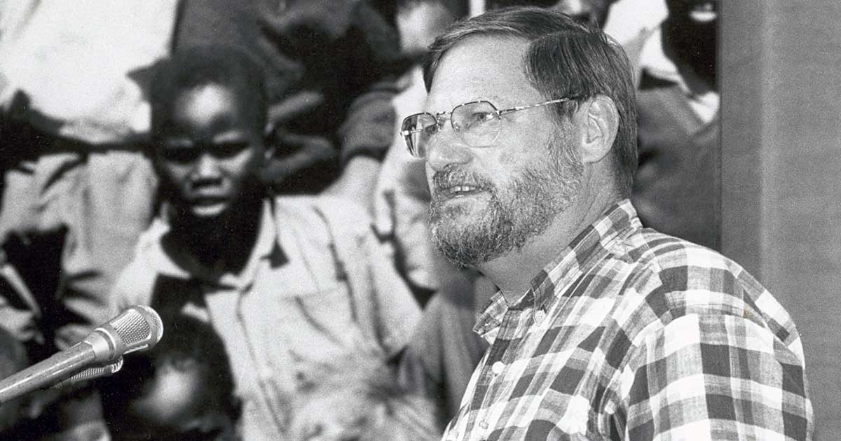 Bishop Cruickshank speaking at General Synod 1995. Photo courtesy General Synod Archives