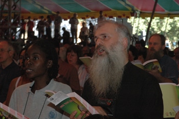 Worshippers at the 2006 WCC assembly in Porto Alegre, Brazil. IGOR SPEROTTO/WCC